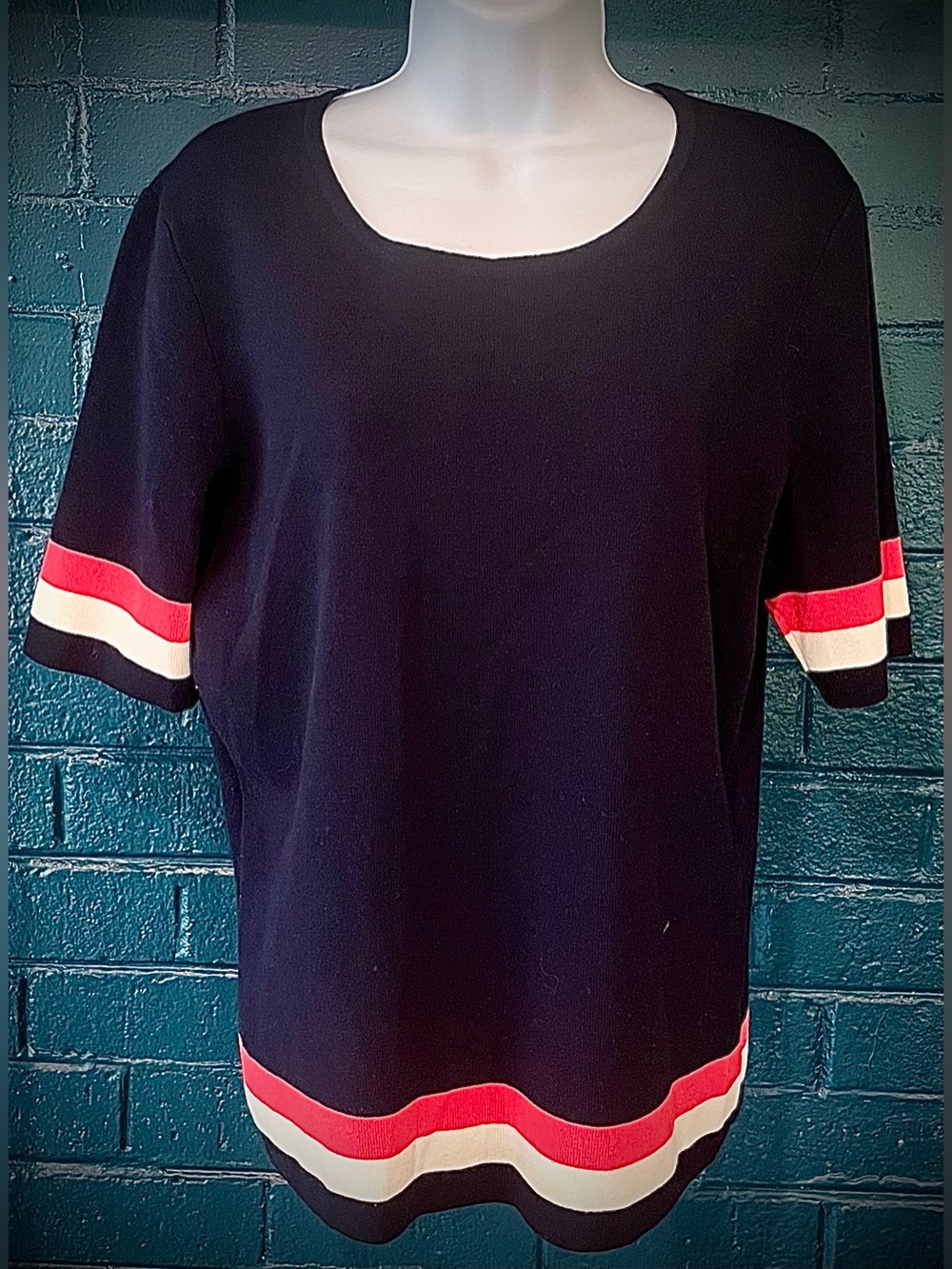 Classic Navy Short-Sleeve Knit Top with Red and Cream Stripes